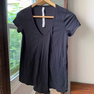 Lululemon front tie vneck t-shirt